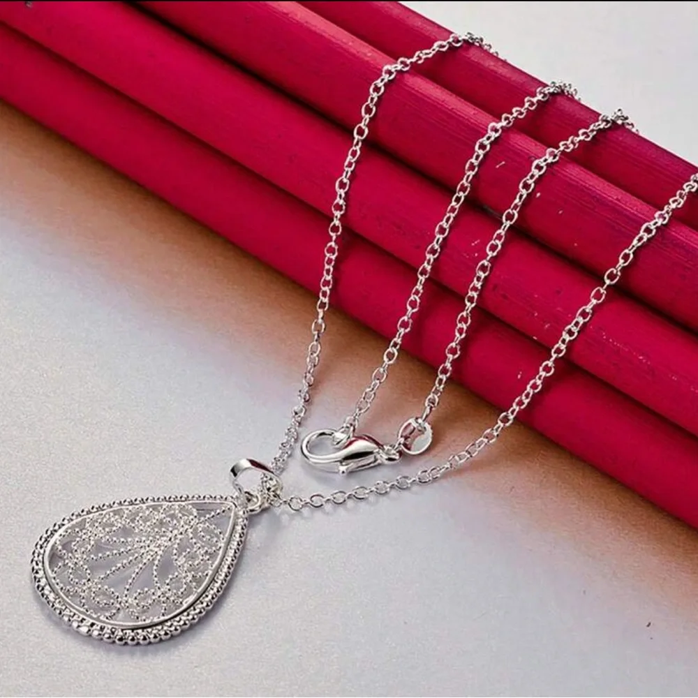 Silver Plated Teardrop Pendant Necklace - Picture 2 of 3